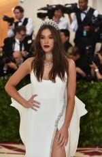 HAILEE STEINFELD at MET Gala 2018 in New York 05/07/2018