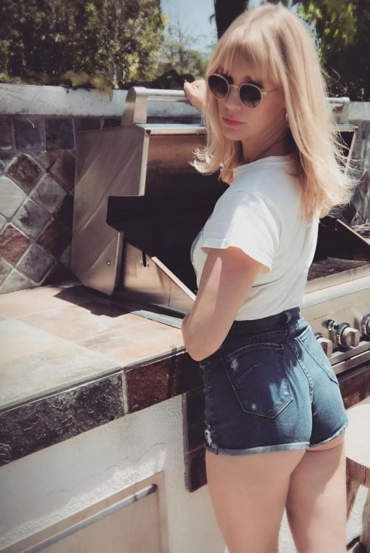 JANUARY JONES in Denim Shorts, 05/27/2018 Instagram Pictures