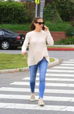 JENNIFER GARNER Out and About in Brentwood 05/02/2018