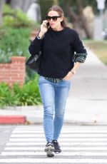JENNIFER GARNER Out and About in Los Angeles 05/01/2018
