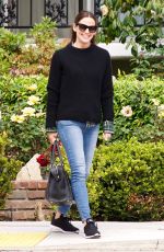 JENNIFER GARNER Out and About in Los Angeles 05/01/2018