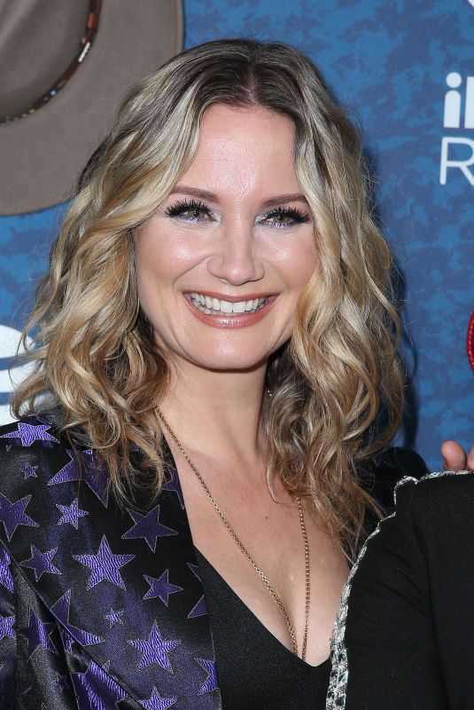 JENNIFER NETTLES at 2018 Iheartcountry Festival in Austin 05/05/2018
