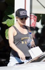 KATE HUDSON Out and About in Los Angeles 05/26/2018
