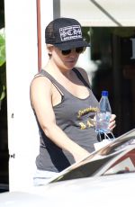 KATE HUDSON Out and About in Los Angeles 05/26/2018