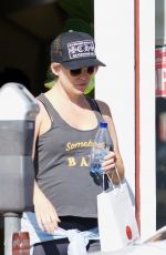 KATE HUDSON Out and About in Los Angeles 05/26/2018