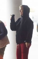 KATE HUDSON Out and About in Los Angeles 05/29/2018