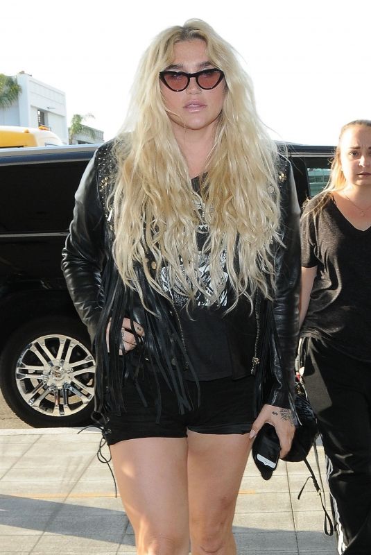 KESHA Arrives at Los Angeles International Airport 05/18/2018
