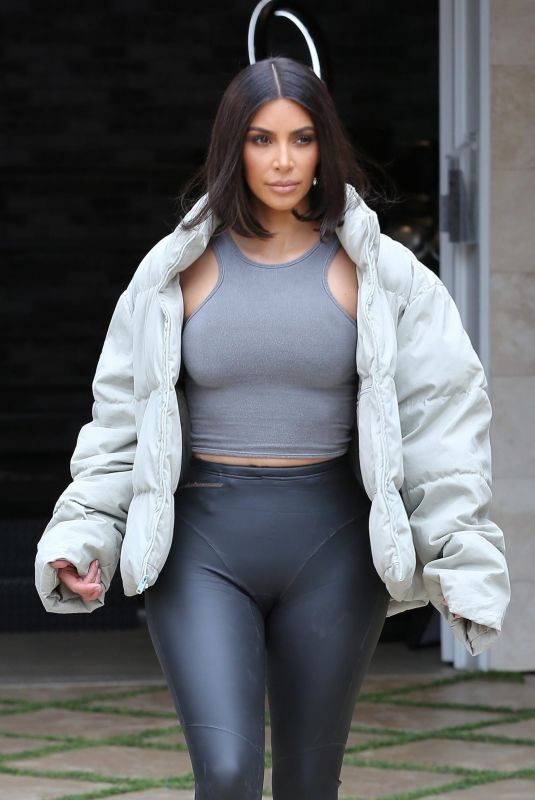 KIM KARDASHIAN Out for a Coffee in Calabasas 04/30/2018