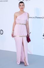 MILLA JOVOVICH at Amfar