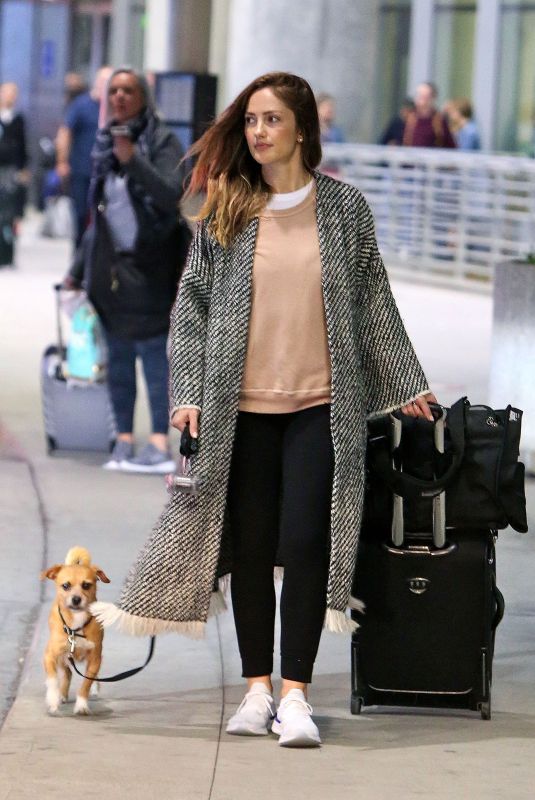 MINKA KELLY Arrives with Her Dog in Toronto 05/21/2018