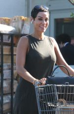 NICOLE MURPHY Shopping at Bristol Farms in Beverly Hills 05/14/2018