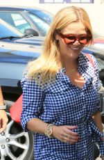 REESE WITHERSPOON Heading to Her Office in Los Angeles 05/09/2018