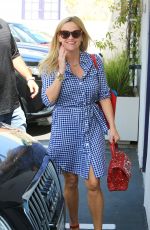 REESE WITHERSPOON Heading to Her Office in Los Angeles 05/09/2018