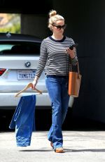 REESE WITHERSPOON Leaves a Fitting Studio in Beverly Hills 05/04/2018