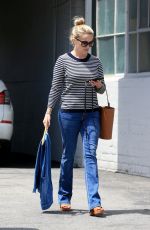 REESE WITHERSPOON Leaves a Fitting Studio in Beverly Hills 05/04/2018