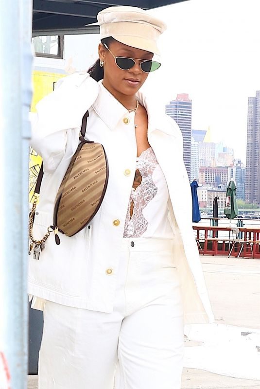 RIHANNA Out for Lunch at Anable Basin Sailing Bar & Grill in New York 05/10/2018