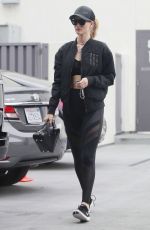 ROSIE HUNTINGTON-WHITELEY Out in Los Angeles 05/20/2018