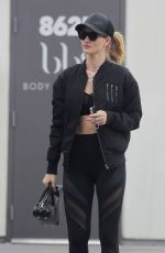 ROSIE HUNTINGTON-WHITELEY Out in Los Angeles 05/20/2018