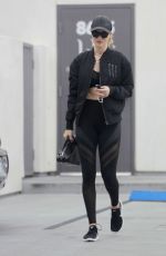ROSIE HUNTINGTON-WHITELEY Out in Los Angeles 05/20/2018