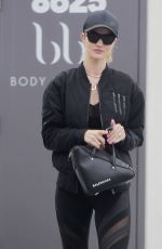 ROSIE HUNTINGTON-WHITELEY Out in Los Angeles 05/20/2018