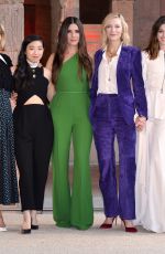 SANDRA BULLOCK, ANNE HATHAWAY, SARAH PAULSON, CATE BLANCHETT, AWKWAFINA and MINDY KALING, at Ocean