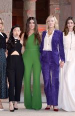 SANDRA BULLOCK, ANNE HATHAWAY, SARAH PAULSON, CATE BLANCHETT, AWKWAFINA and MINDY KALING, at Ocean
