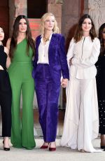 SANDRA BULLOCK, ANNE HATHAWAY, SARAH PAULSON, CATE BLANCHETT, AWKWAFINA and MINDY KALING, at Ocean