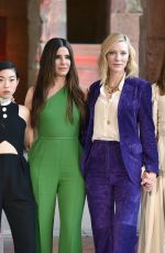 SANDRA BULLOCK, ANNE HATHAWAY, SARAH PAULSON, CATE BLANCHETT, AWKWAFINA and MINDY KALING, at Ocean