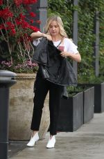 SARAH MICHELLE GELLAR Out in Hollywood 05/13/2018