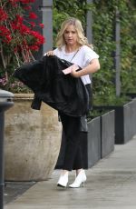 SARAH MICHELLE GELLAR Out in Hollywood 05/13/2018