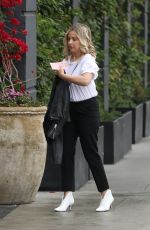 SARAH MICHELLE GELLAR Out in Hollywood 05/13/2018