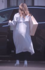 SARAH MICHELLE GELLAR Out Shopping in Beverly Hills 05/17/2018