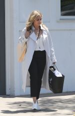 SARAH MICHELLE GELLAR Out Shopping in Beverly Hills 05/17/2018