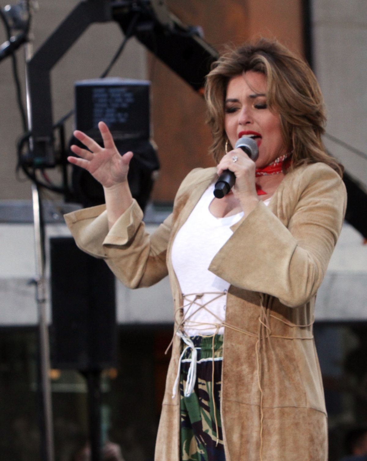 SHANIA TWAIN Performs on Today Show Concert Series in New York 04/30/2018.