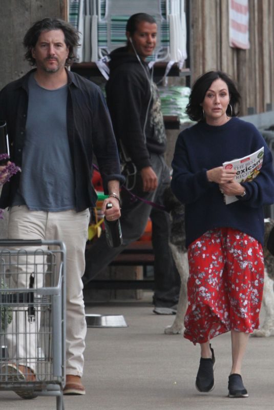 SHANNEN DOHERTY Out Shopping in Malibu 05/27/2018