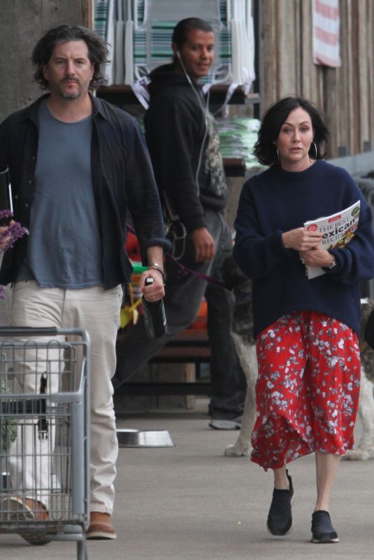SHANNEN DOHERTY Out Shopping in Malibu 05/27/2018
