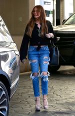 SOFIA VERGARA Leaves a Dermatologist in Beverly Hills 05/17/2018