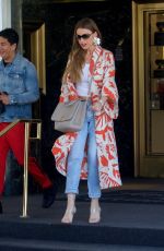 SOFIA VERGARA Shopping at Saks Fifth Avenue in Beverly Hills 05/07/2018