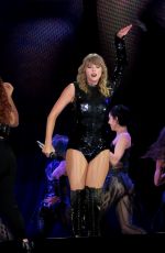 TAYLOR SWIFT Performs at Reputation Tour in Pasadena 05/18/2018