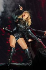 TAYLOR SWIFT Performs at Reputation Tour in Seattle 05/22/2018