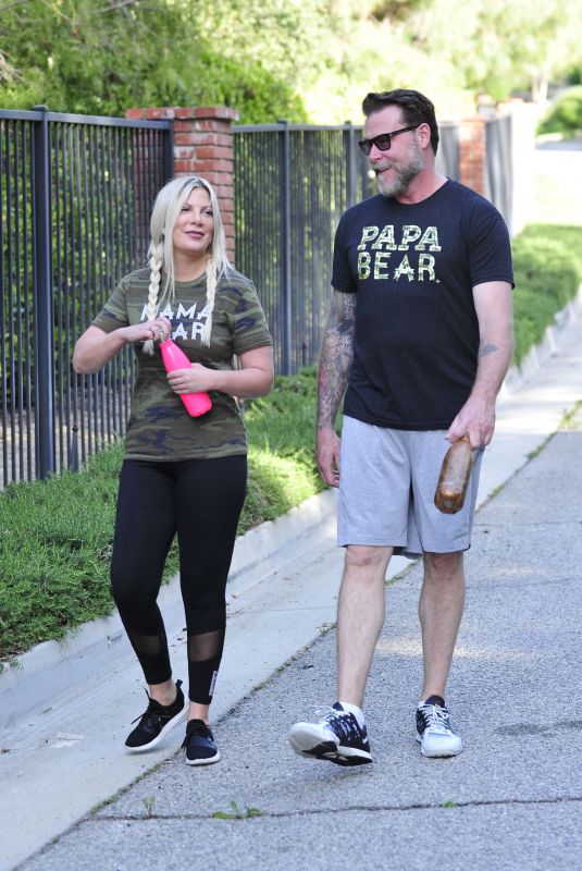 TORI SPELLING and Dean McDermott Out for a Power Walk in Los Angeles 04/25/2018