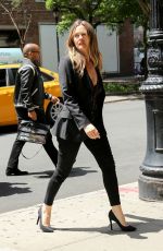 ALICIA SILVERSTONE Arrives at Her Hotel in New York 06/11/2018