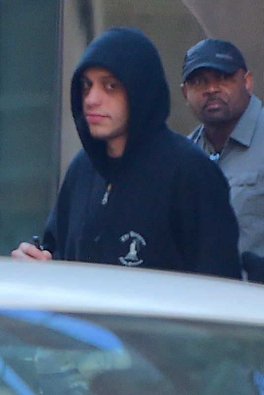 ARIANA GRANDE and Pete Davidson Leaves Their Apartment in New York 06/20/2018