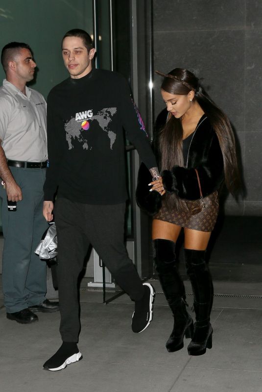 ARIANA GRANDE Leaves Her Apartment in New York 06/27/2081