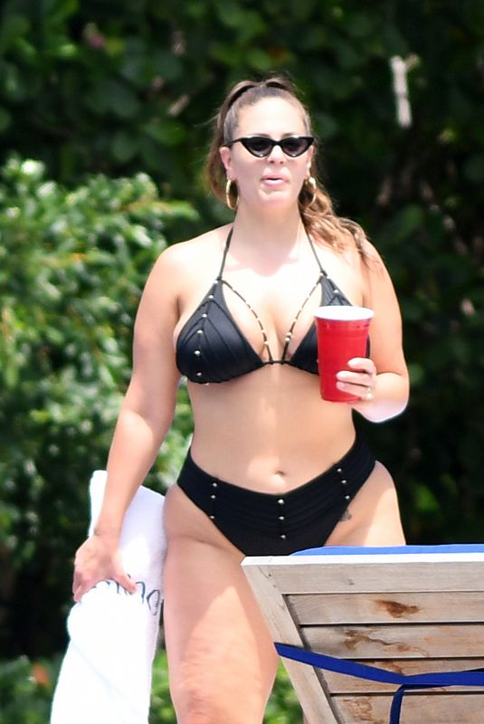 ASHLEY GRAHAM in Bikini in Miami 06/03/2018