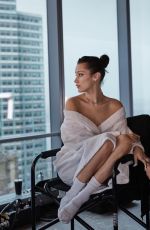 BELLA HADID and KENDALL JENNER for Ochirly