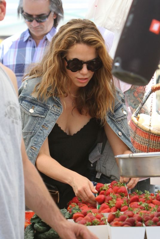 BETHANY JOY LENZ Shopping at Farmers Market in Studio City 06/10/2018