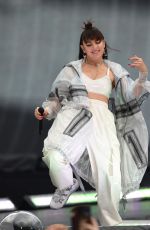 CHARLI XCX  Performs at Taylor Swift