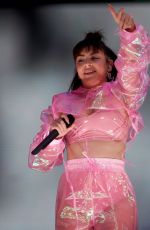 CHARLI XCX  Performs at Taylor Swift