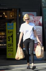 CHARLIZE THERON Shopping for Grocery in Los Angeles 06/12/2018